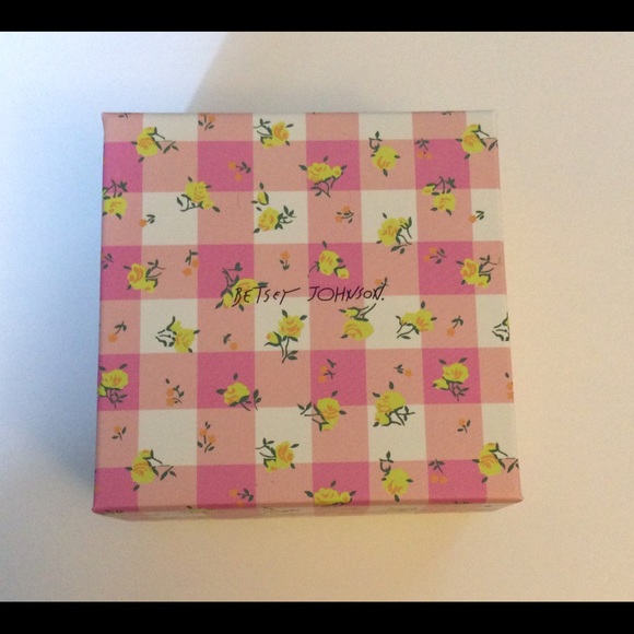 Betsey Johnson Yin Yang Earrings NEW - Picture 4 of 4